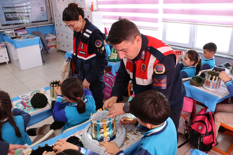 Kalplerinizin sıcaklığıyla içimiz ısındı. 